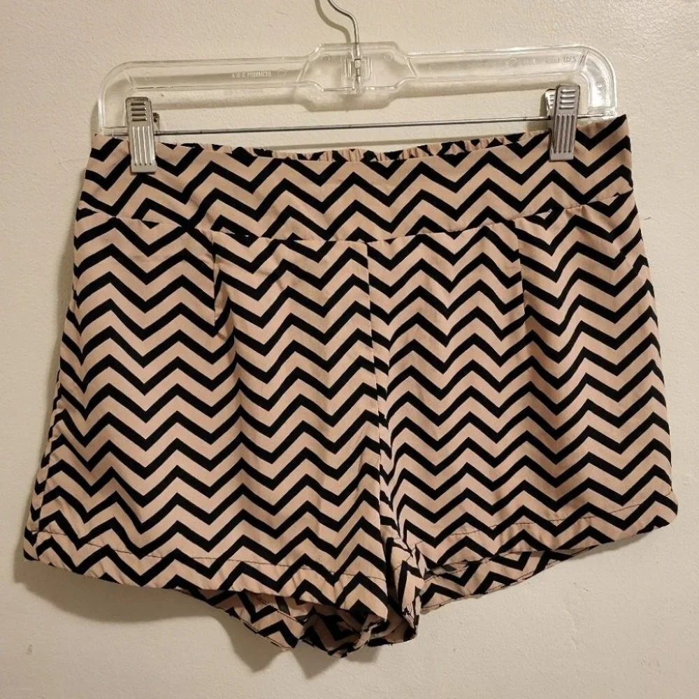 High Waist Elastic Shorts by Dizzire